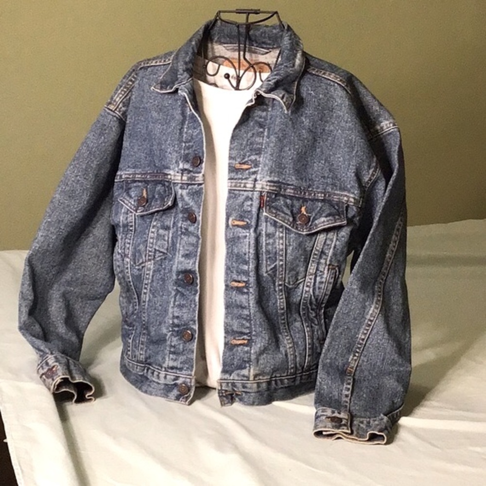 SOLD.  Levi Jean Jacket Vintage Trucker 70507-4890